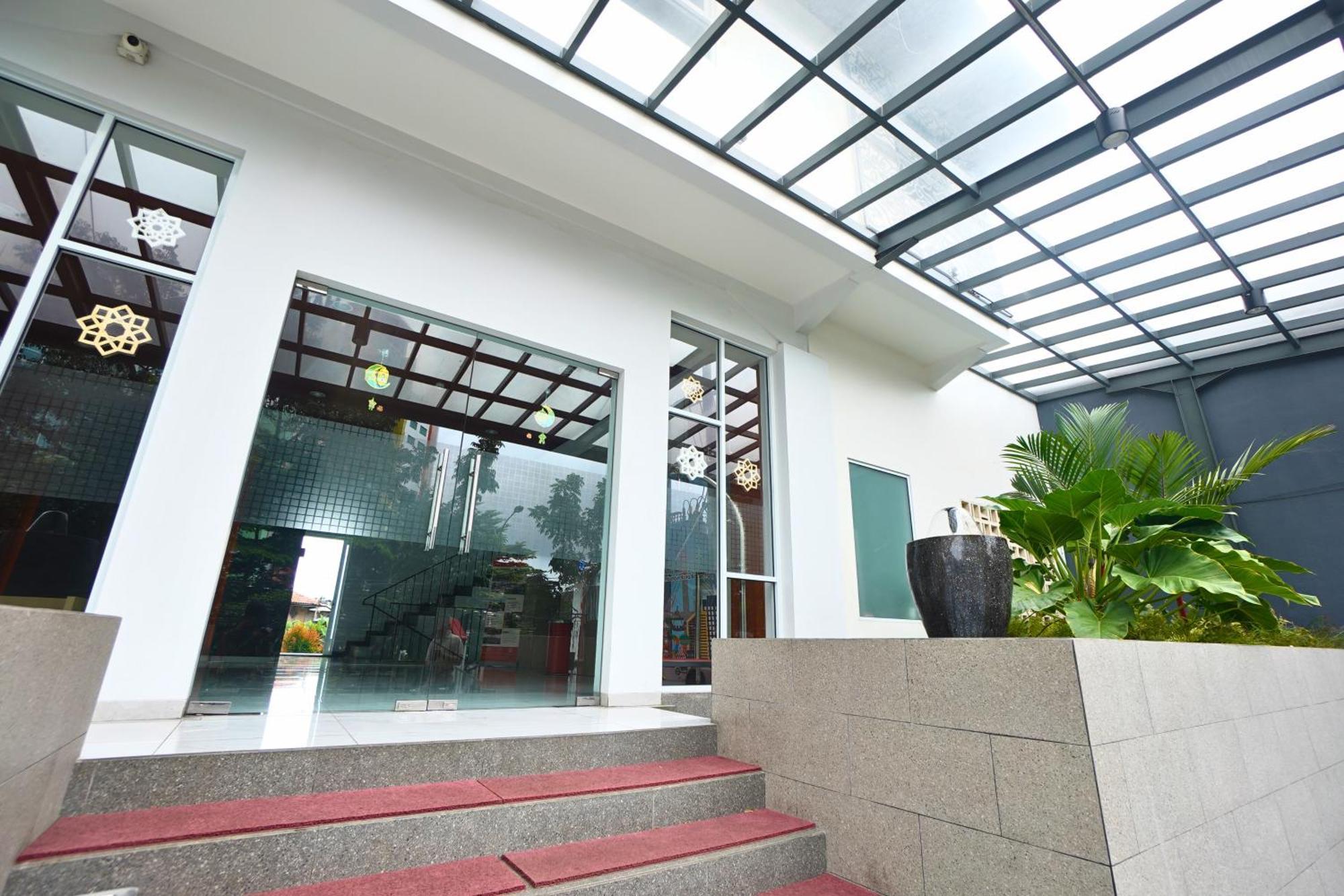 Front One Hotel Pasir Koja Bandung Kültér fotó