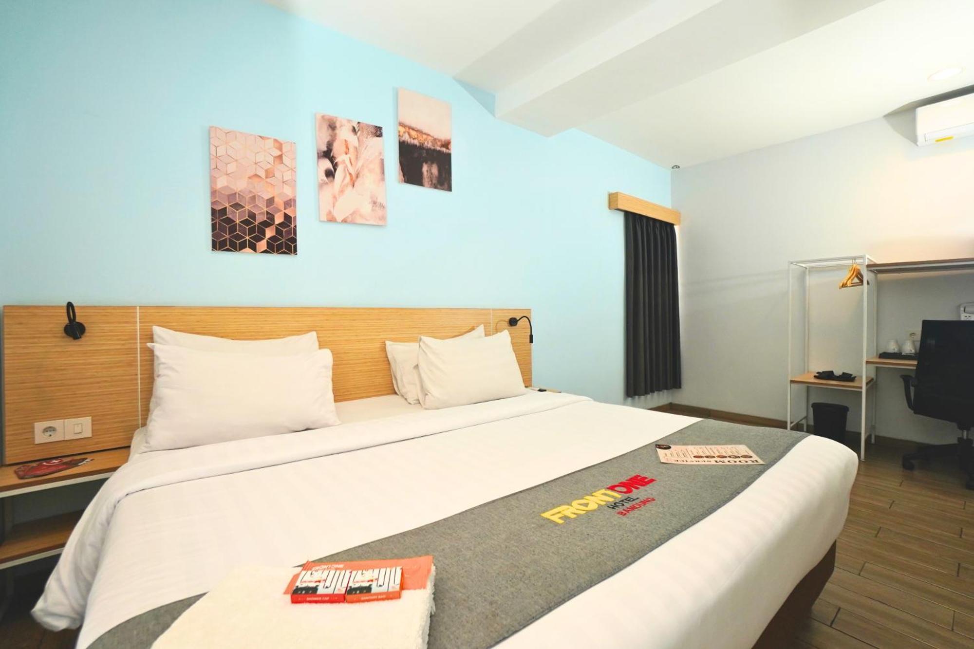 Front One Hotel Pasir Koja Bandung Kültér fotó