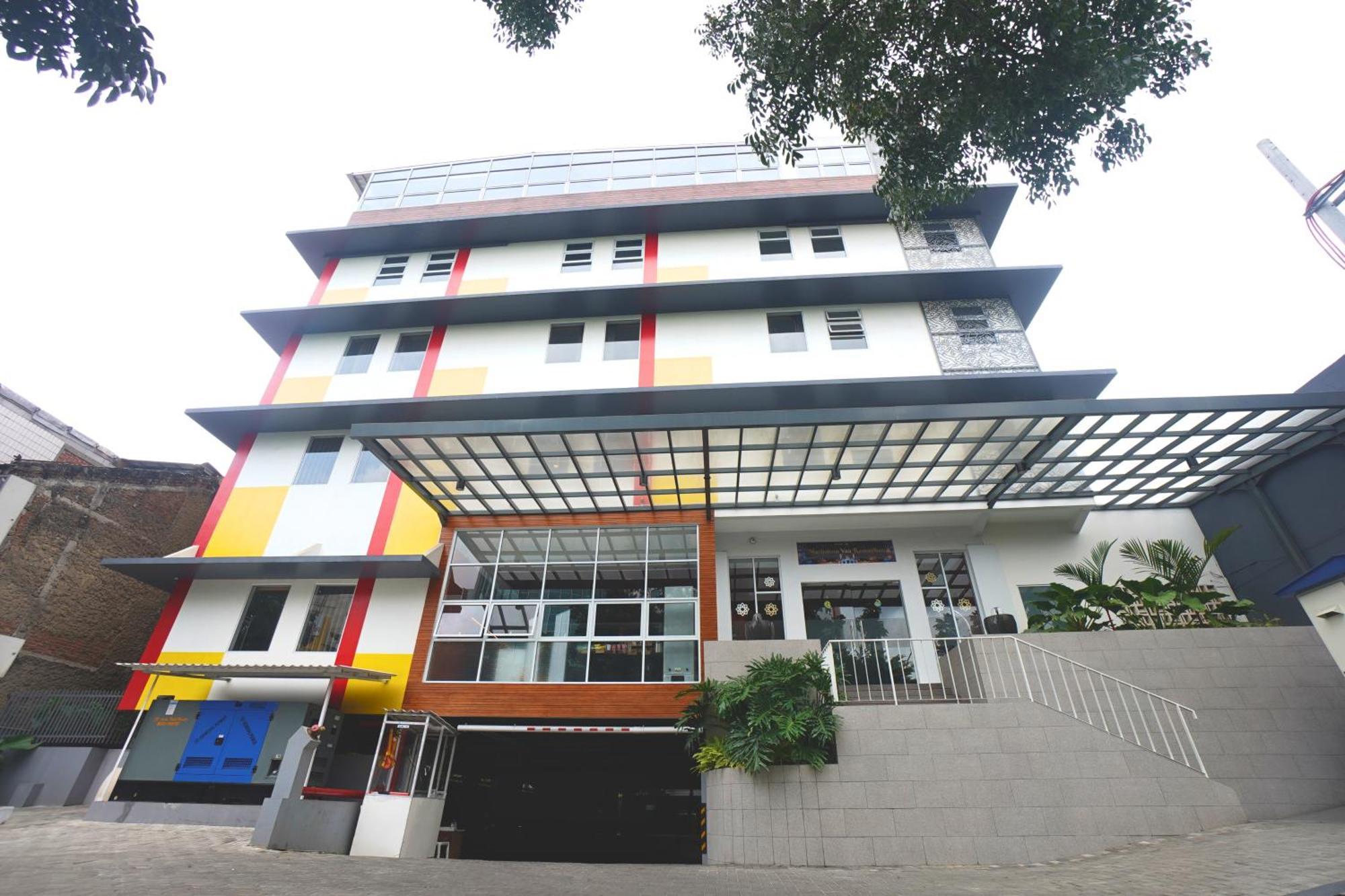Front One Hotel Pasir Koja Bandung Kültér fotó